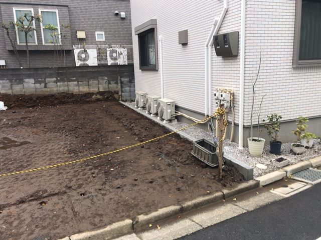 塀撤去・新規積み工事(東京都渋谷区上原)中の様子です。